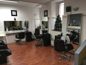 M&M hair by Mark Phillip Gallery Bar Photo 1