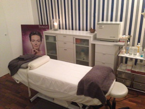 M&M hair by Mark Phillip Gallery Bar Photo 5